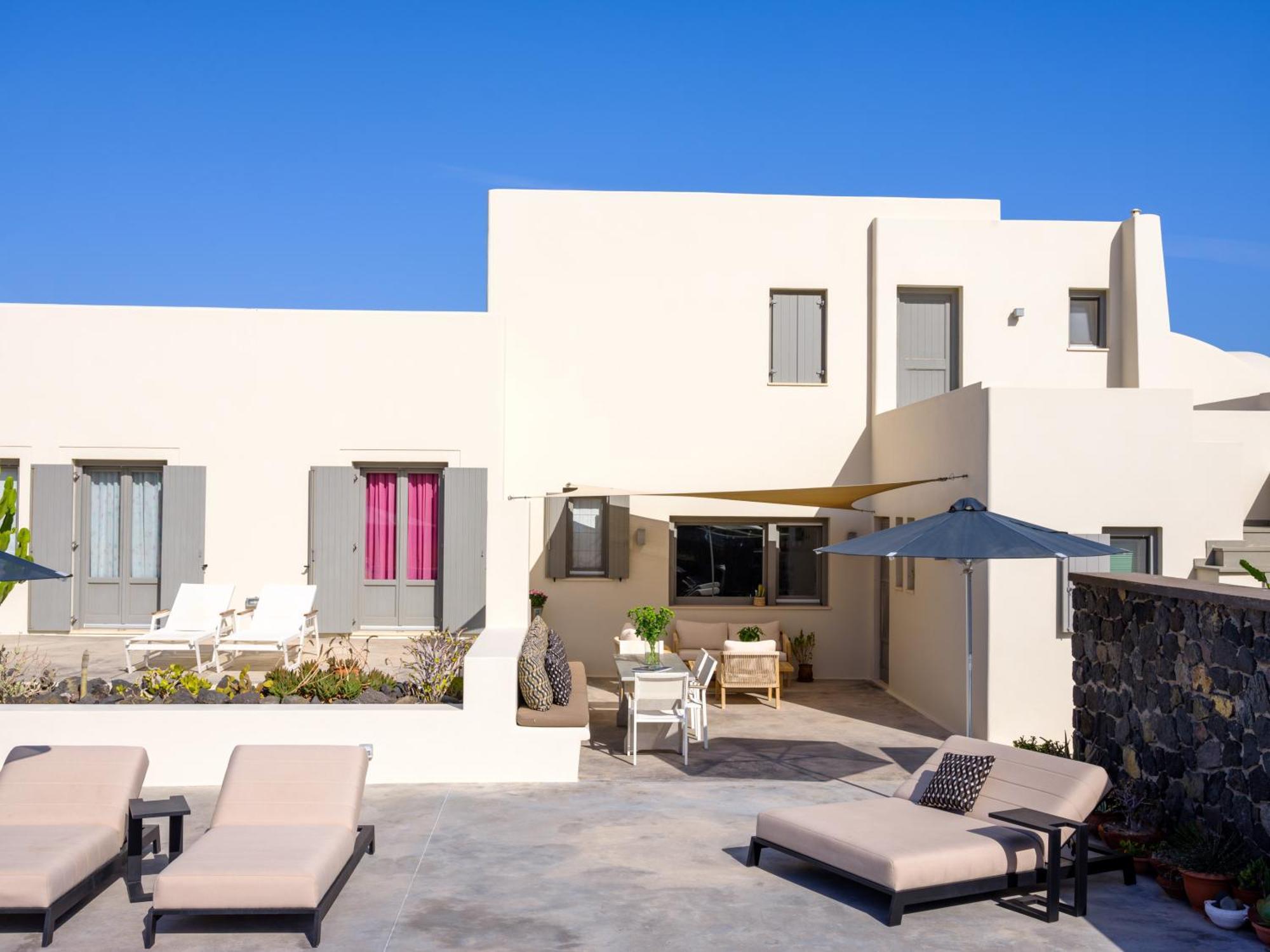 Home Of Lilies Fira  Extérieur photo