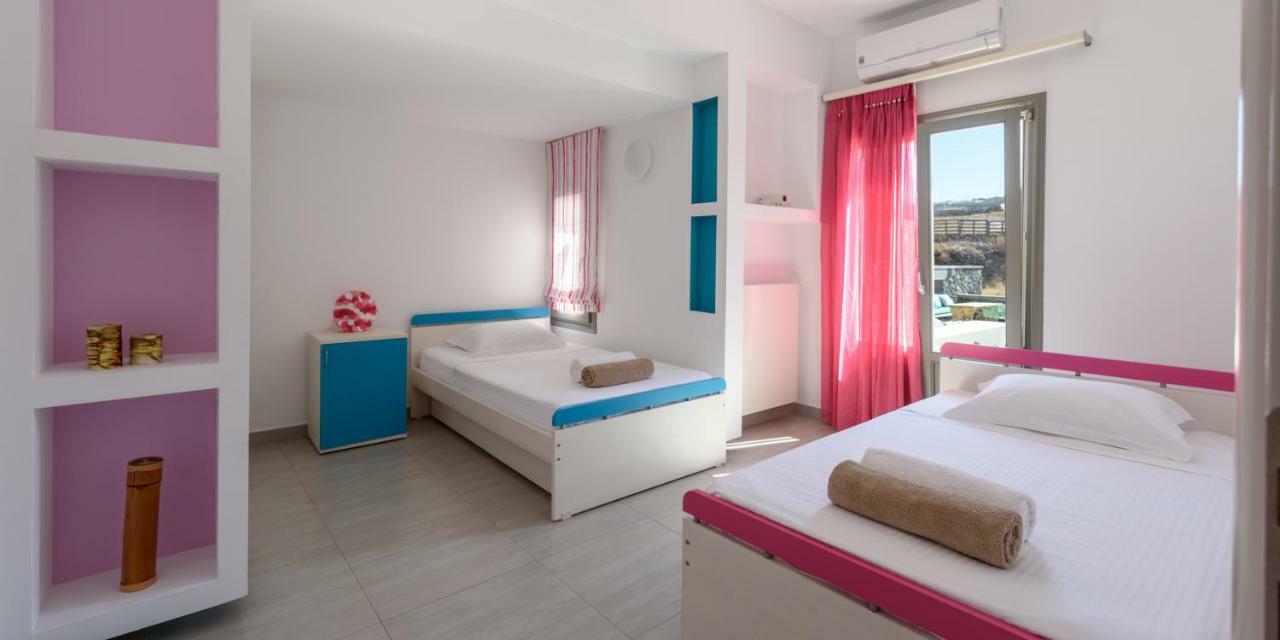 Home Of Lilies Fira  Extérieur photo