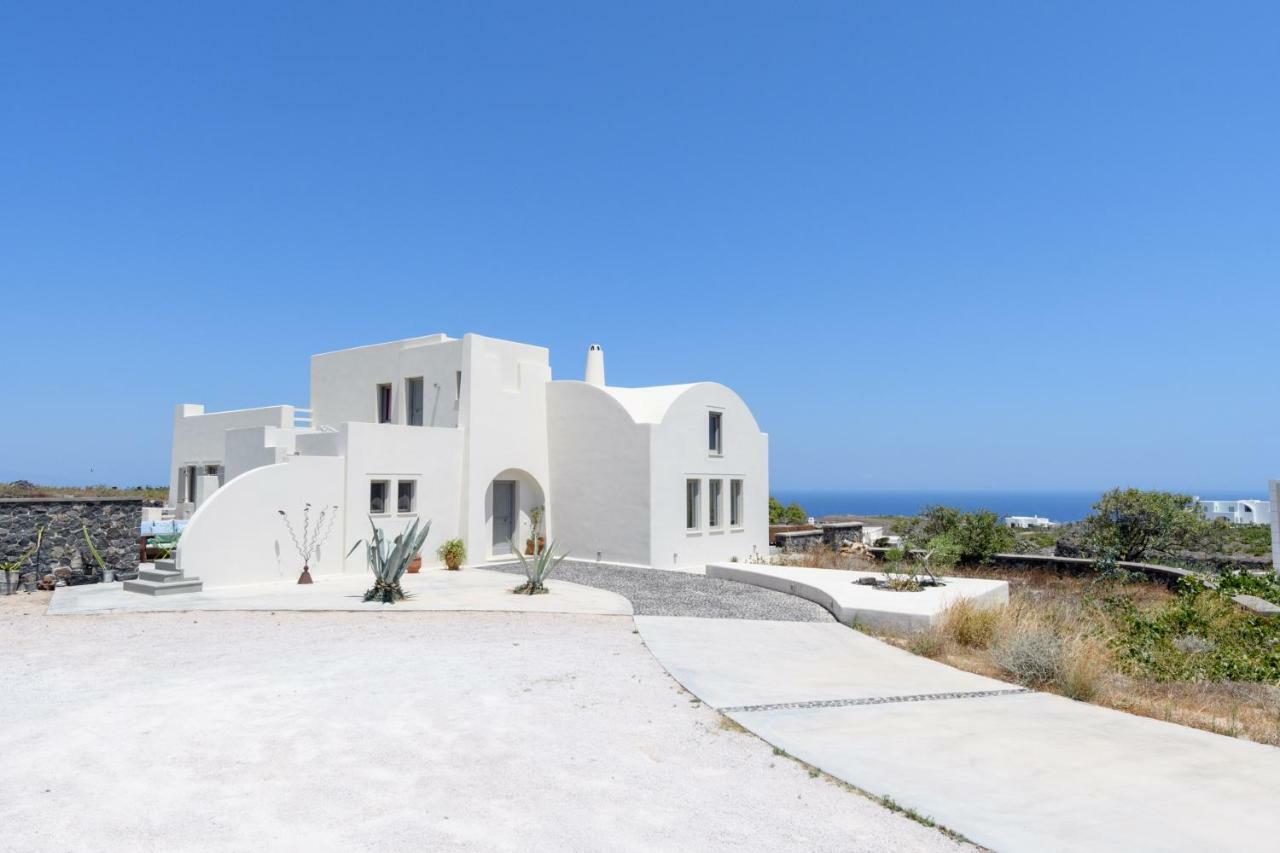 Home Of Lilies Fira  Extérieur photo