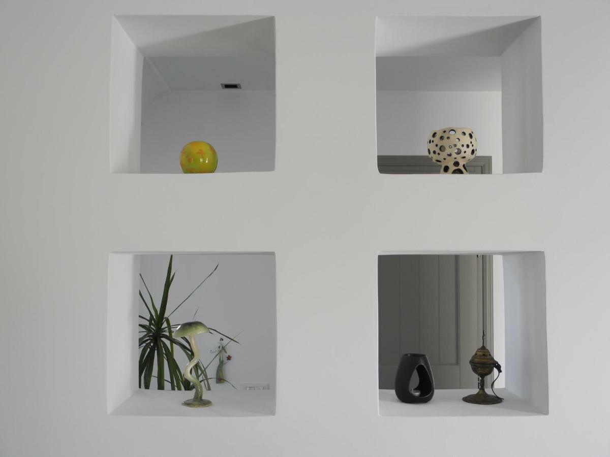 Home Of Lilies Fira  Extérieur photo